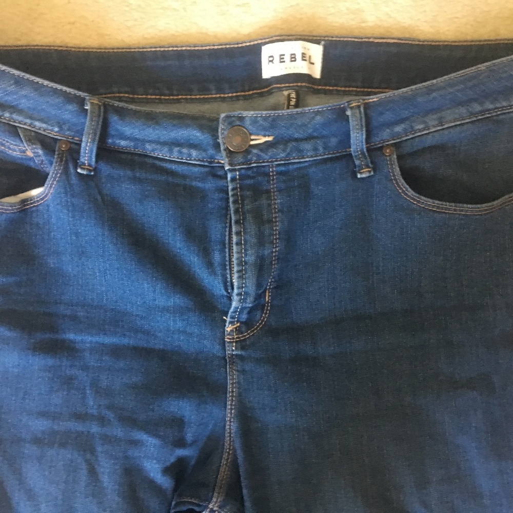 16W Rebel Jeans NWOT